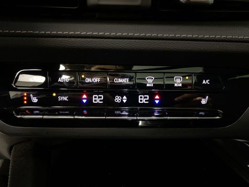 Used 2023 Buick Envision Essence w/ Sport Touring Package image 18