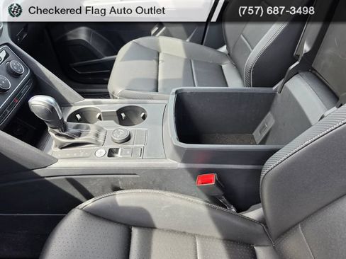 Used 2023 Volkswagen Atlas Cross Sport SE AWD/4WD image 35