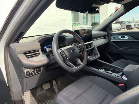 Used 2026 Ford Explorer ST-Line w/ ST-Line Street Pack AWD/4WD image 8