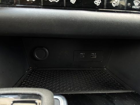 Used 2025 Nissan Pathfinder SV FWD image 26