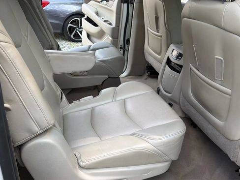 Used 2015 Cadillac Escalade ESV Luxury AWD/4WD image 32