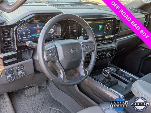 Used 2025 Chevrolet Silverado 1500 ZR2 w/ Technology Package image 9