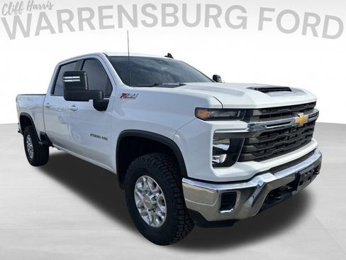 Used 2024 Chevrolet Silverado 2500 LT image 7
