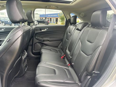 Used 2021 Ford Edge Titanium AWD/4WD image 10
