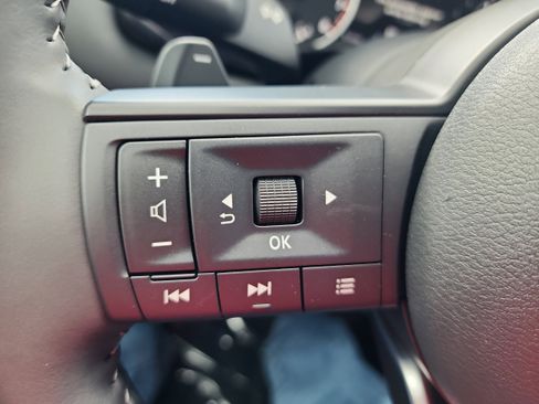 New 2025 Nissan Pathfinder SV w/ Black Appearance Package image 19