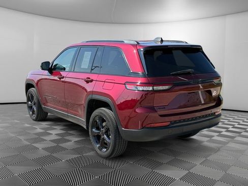 Used 2024 Jeep Grand Cherokee Altitude AWD/4WD image 3