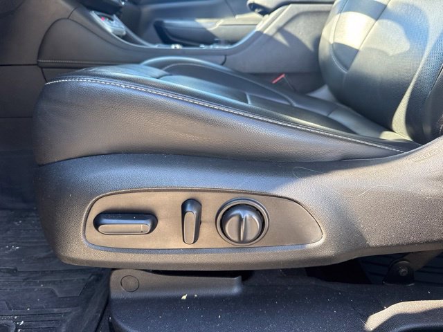 Used 2021 GMC Acadia SLT w/ Elevation Edition FWD image 12