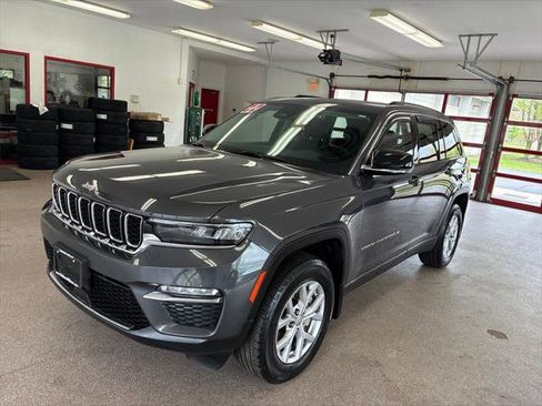 Certified 2022 Jeep Grand Cherokee Limited AWD/4WD image 3
