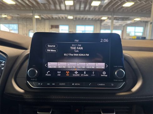 Used 2023 Nissan Rogue S image 17