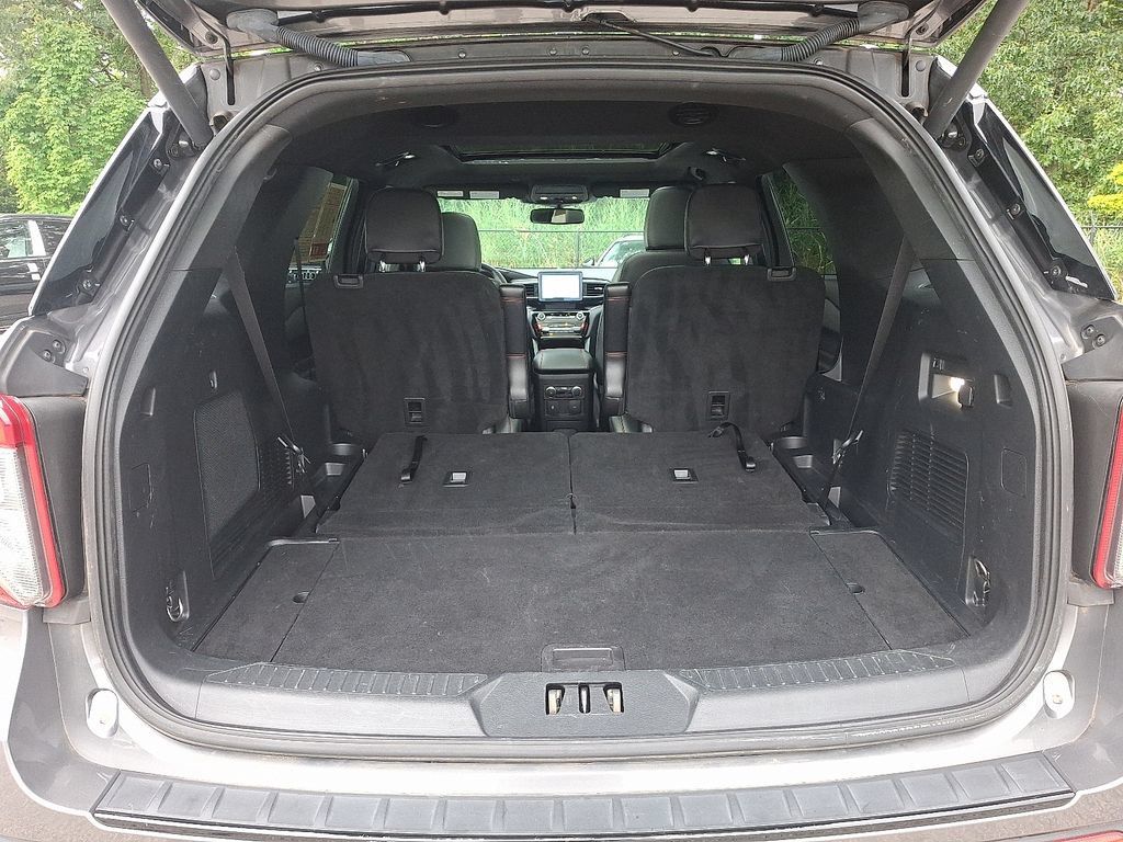 Used 2023 Ford Explorer ST-Line w/ Class IV Trailer Tow Package AWD/4WD image 30