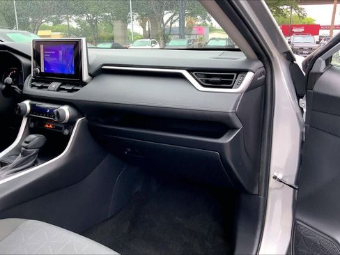 Used 2024 Toyota RAV4 XLE image 18