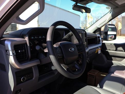 New 2024 Ford F550 4x4 Regular Cab Super Duty image 21
