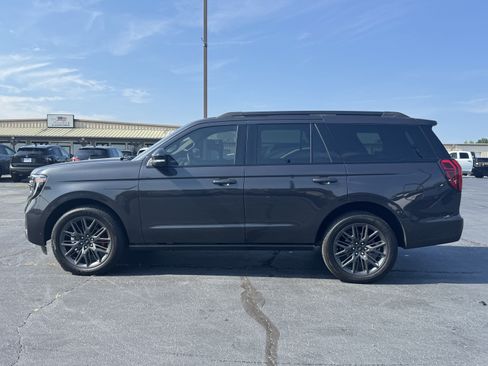 Used 2025 Ford Expedition Platinum w/ Stealth Performance Package AWD/4WD image 7