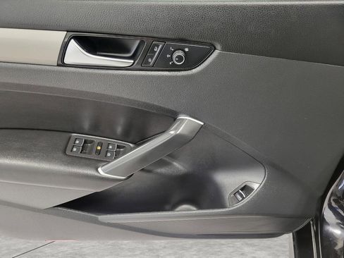 Used 2022 Volkswagen Passat 2.0T SE image 26