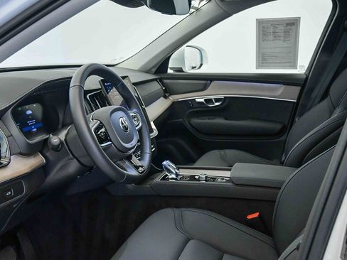 Certified 2025 Volvo XC90 B6 Plus w/ Protection Package Premier image 21