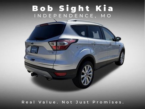 Used 2017 Ford Escape Titanium image 18