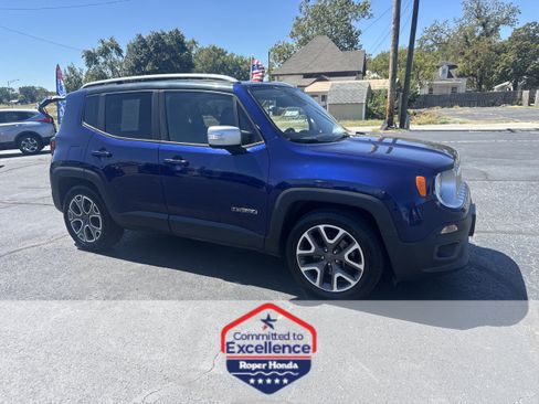 Used 2017 Jeep Renegade Limited FWD image 1