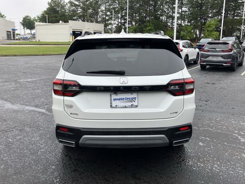 Certified 2023 Honda Pilot Elite image 9