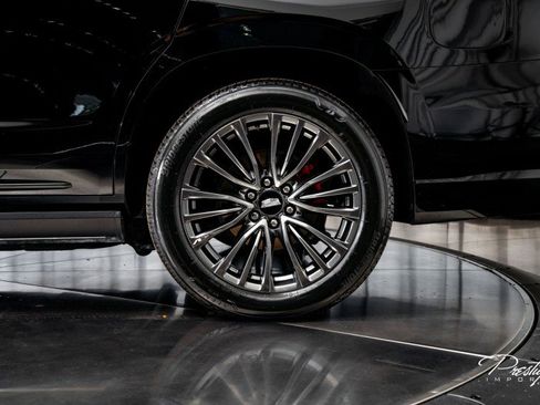 Used 2023 Cadillac Escalade V image 8