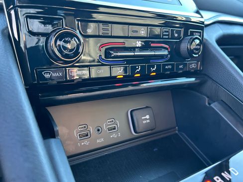 Used 2025 Jeep Grand Cherokee L Laredo w/ Luxury Tech Group I image 36