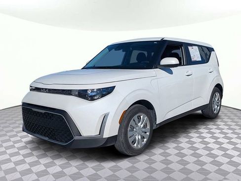 Used 2025 Kia Soul LX image 7