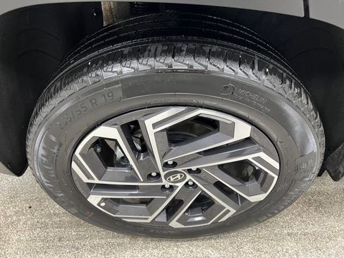 Used 2025 Hyundai Tucson Limited AWD/4WD image 15