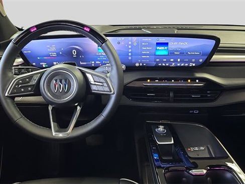 Used 2025 Buick Enclave Avenir image 9