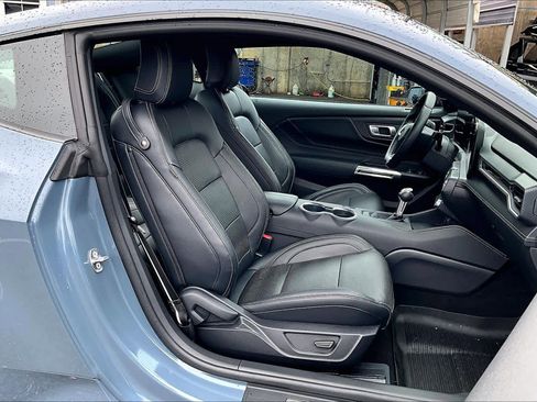 Used 2025 Ford Mustang Premium image 8
