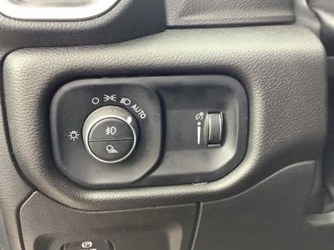 Used 2022 RAM 1500 Big Horn AWD/4WD image 24