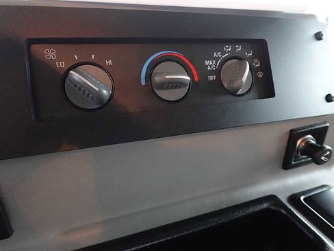 Used 2002 HUMMER H1 4-Door Wagon AWD/4WD image 17