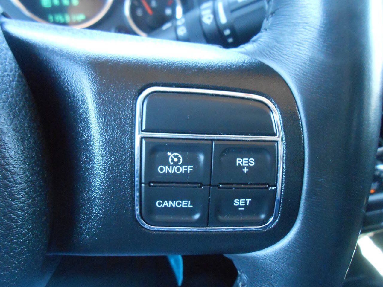 Used 2016 Jeep Wrangler Unlimited Sahara w/ Connectivity Group AWD/4WD image 12