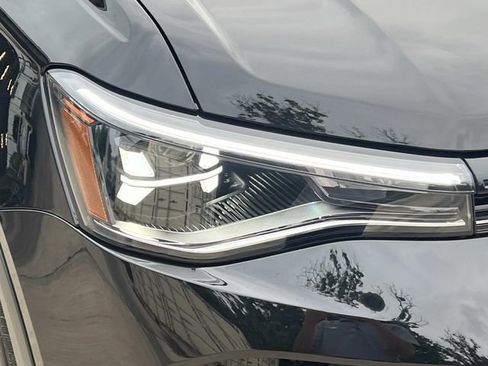New 2026 Volkswagen Taos SE FWD image 7