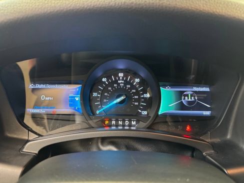 Used 2017 Ford Expedition Limited w/ Equipment Group 301A AWD/4WD image 43