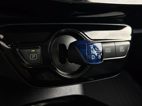 Certified 2019 Toyota Prius XLE AWD/4WD image 19