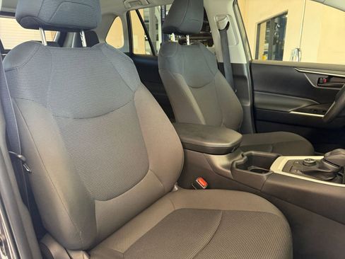 Used 2025 Toyota RAV4 LE image 40