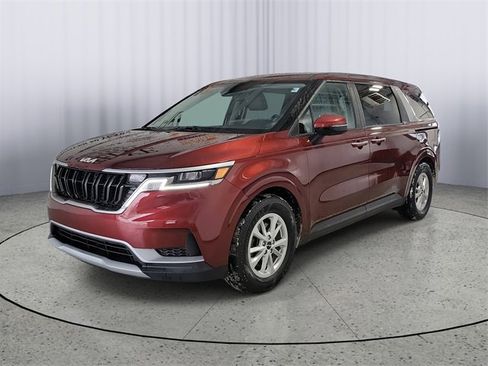 Used 2024 Kia Carnival LX image 4