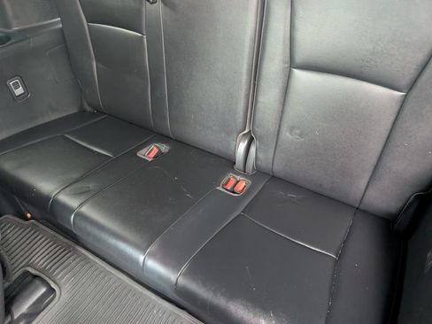 Used 2022 Toyota Highlander XLE FWD image 10