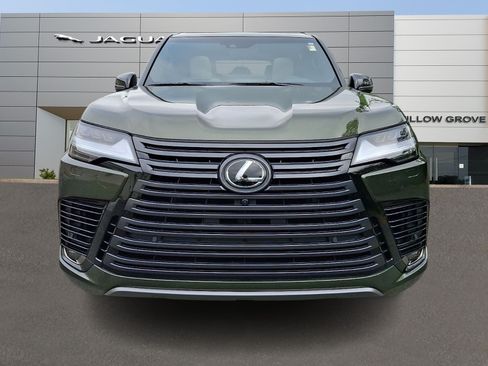 Used 2024 Lexus LX 600 4WD w/ Luxury Package image 8
