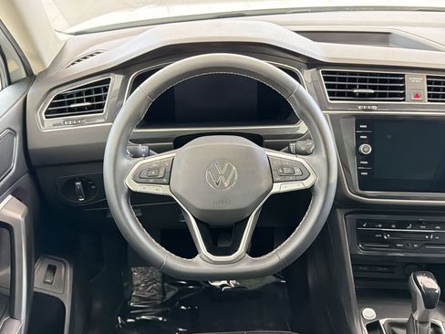 Used 2022 Volkswagen Tiguan SE FWD image 22