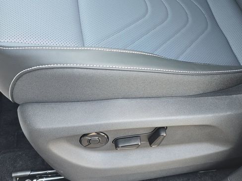 New 2026 Volkswagen Tiguan SE R-Line AWD/4WD image 24