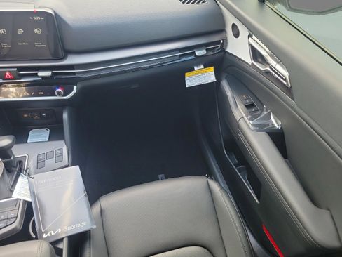 New 2026 Kia Sportage EX w/ EX Panorama Roof Package FWD image 11