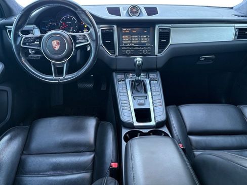 Used 2016 Porsche Macan Turbo image 10