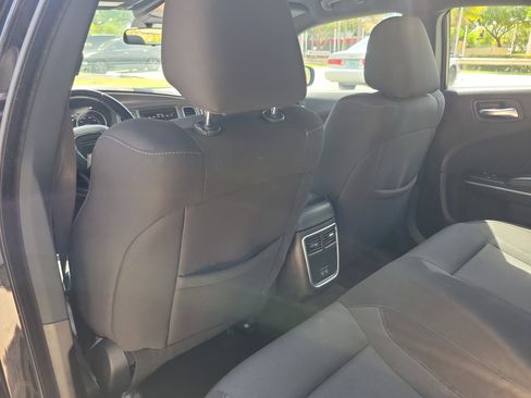 Used 2022 Dodge Charger SXT RWD image 11