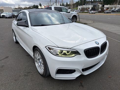 Used 2016 BMW M235i Coupe image 10