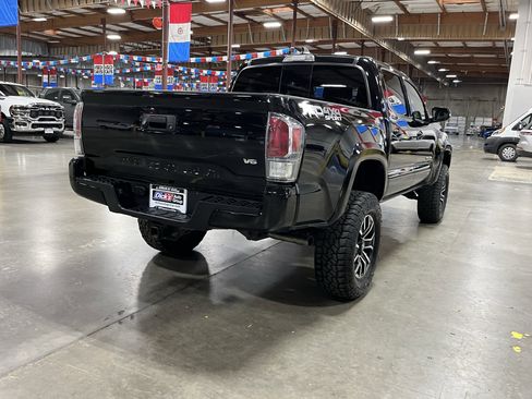 Used 2023 Toyota Tacoma TRD Sport image 5