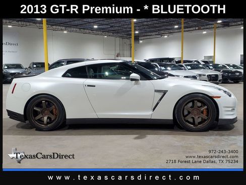 Used 2013 Nissan GT-R Premium image 5