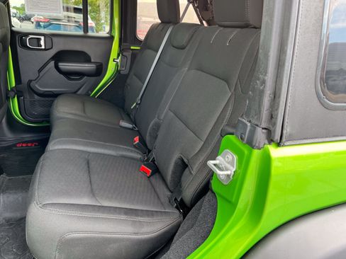 Used 2018 Jeep Wrangler Unlimited Sport S AWD/4WD image 16