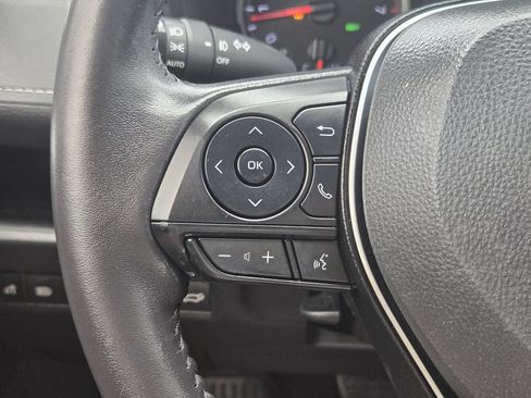 Used 2022 Toyota RAV4 XLE Premium FWD image 28