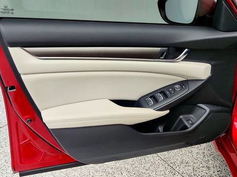 Used 2020 Honda Accord LX image 10