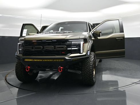 Certified 2025 Ford F150 Raptor w/ Equipment Group 803A Raptor R AWD/4WD image 32
